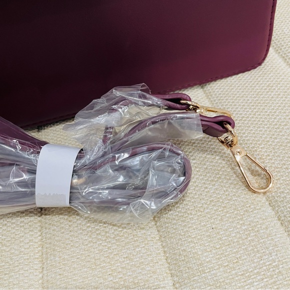 NEW Badgley Mischka Vegan Leather Plum Crossbody Bag Big Chain Stud on the Cover - Picture 9 of 9